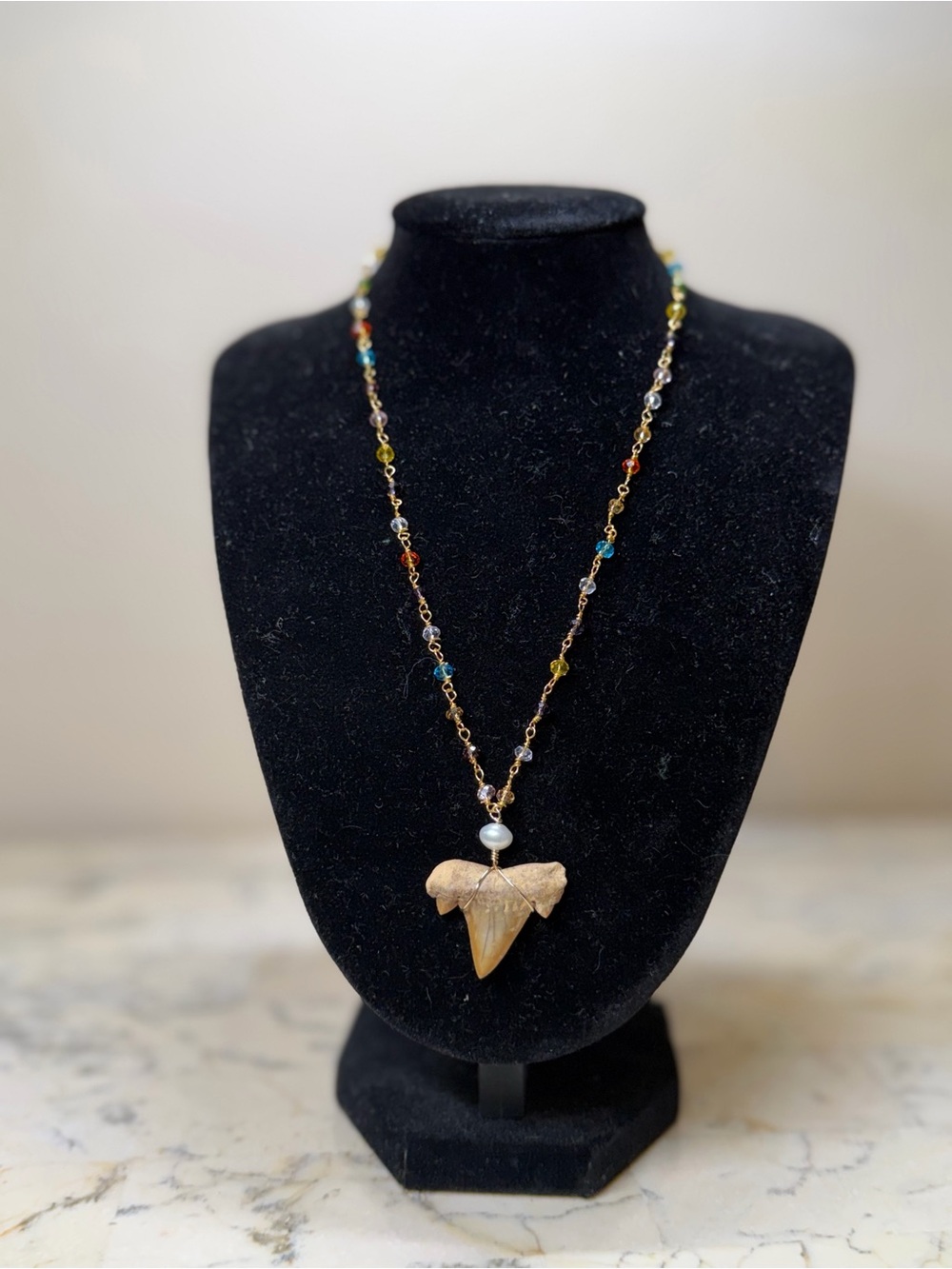 Multicolor Beaded Gold Necklace with Beige Shark Tooth